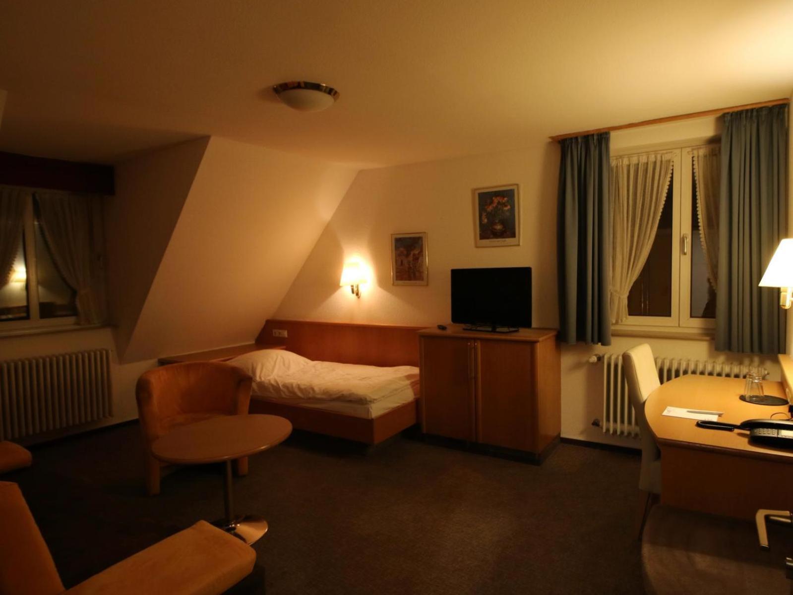 Hotel Gasthof Baeren Weingarten  Exterior photo