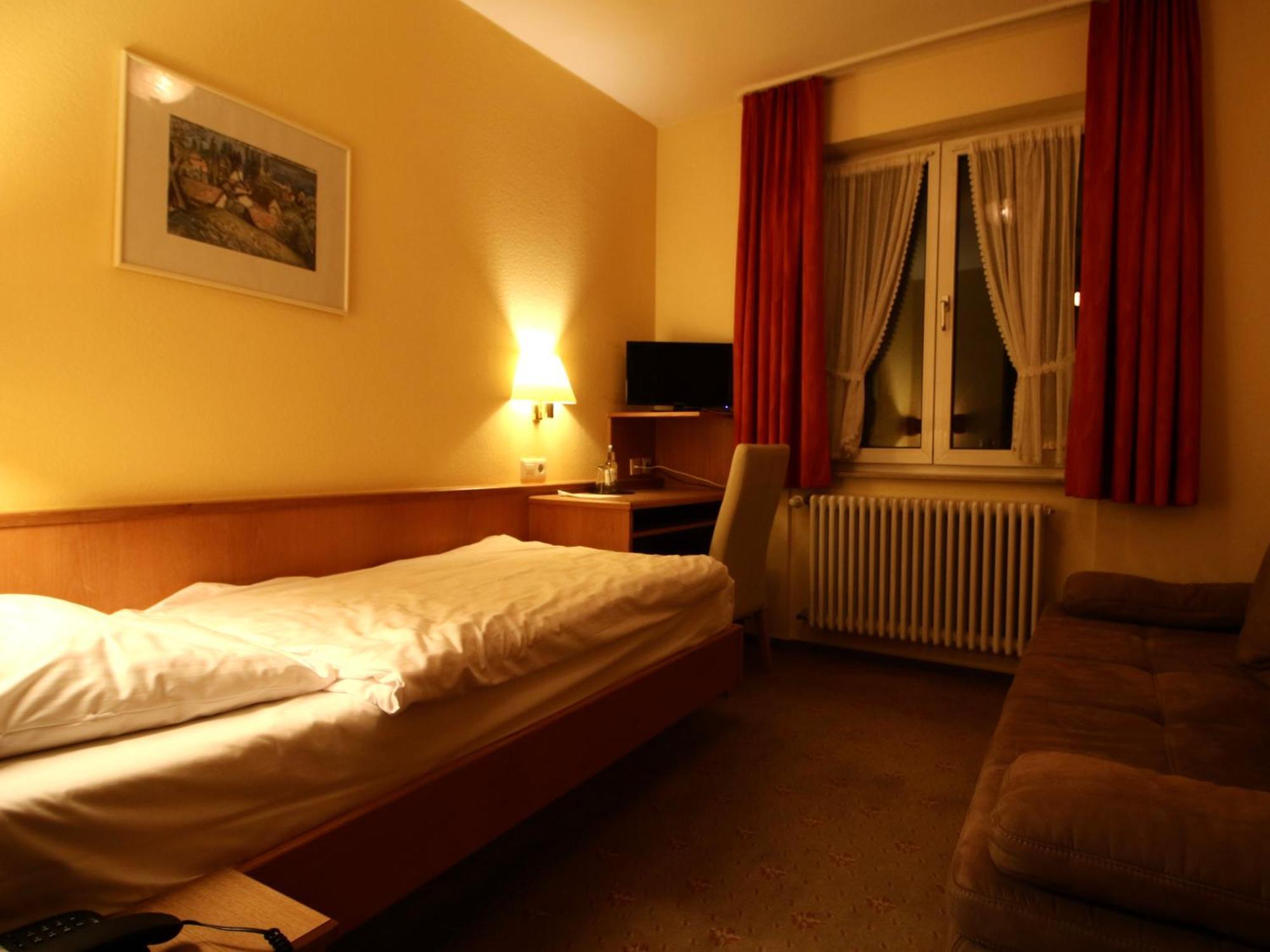 Hotel Gasthof Baeren Weingarten  Exterior photo